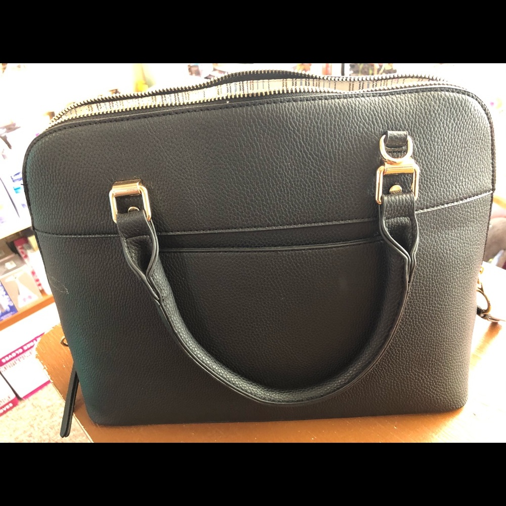 A beautiful woman handbag